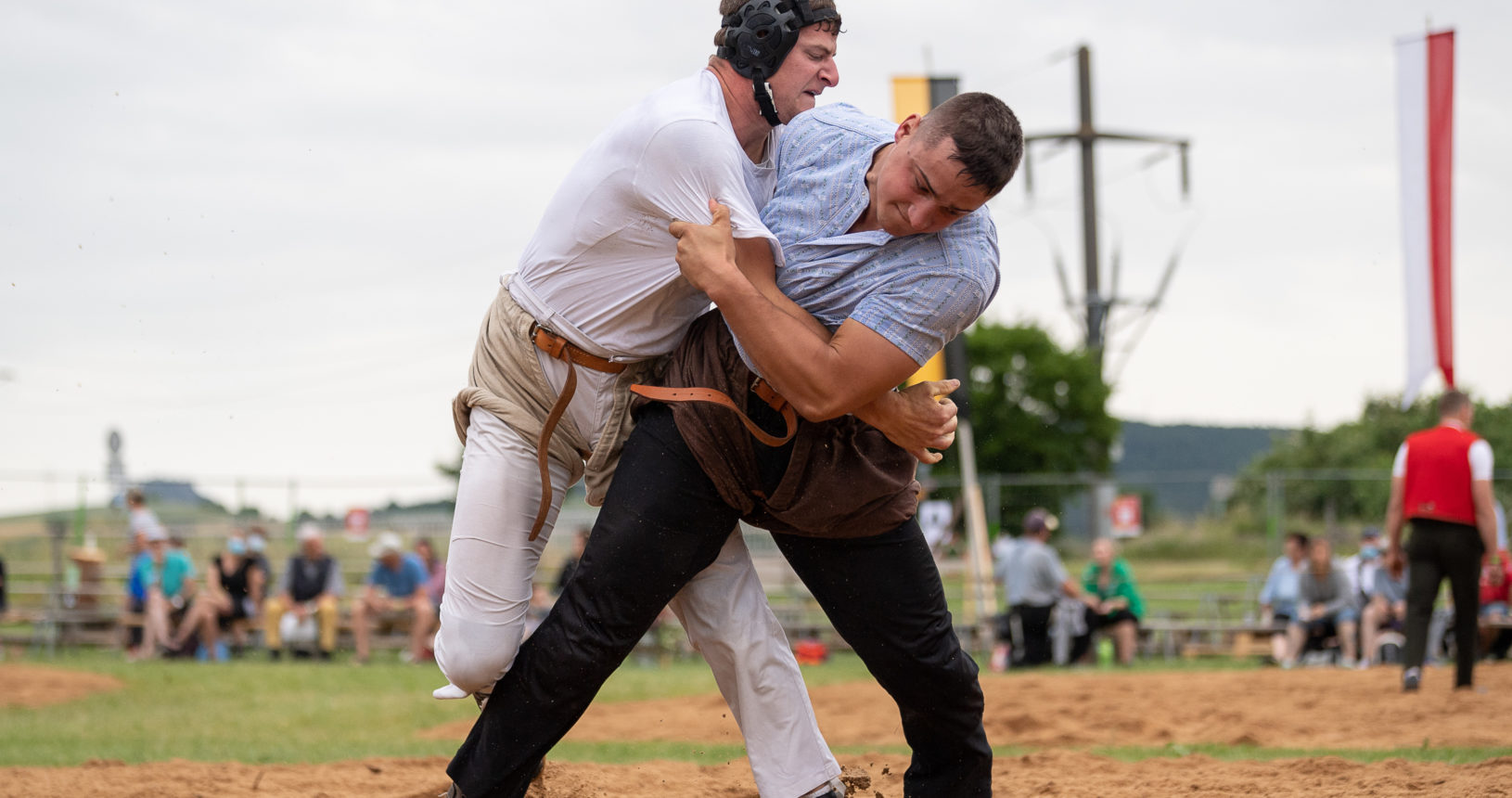 Thayngen, 20.6.21, Schwingen - Schaffhauser Kantonal
Schlegel Werner (Hemberg) gegen Dumelin David (L, Hüttlingen)