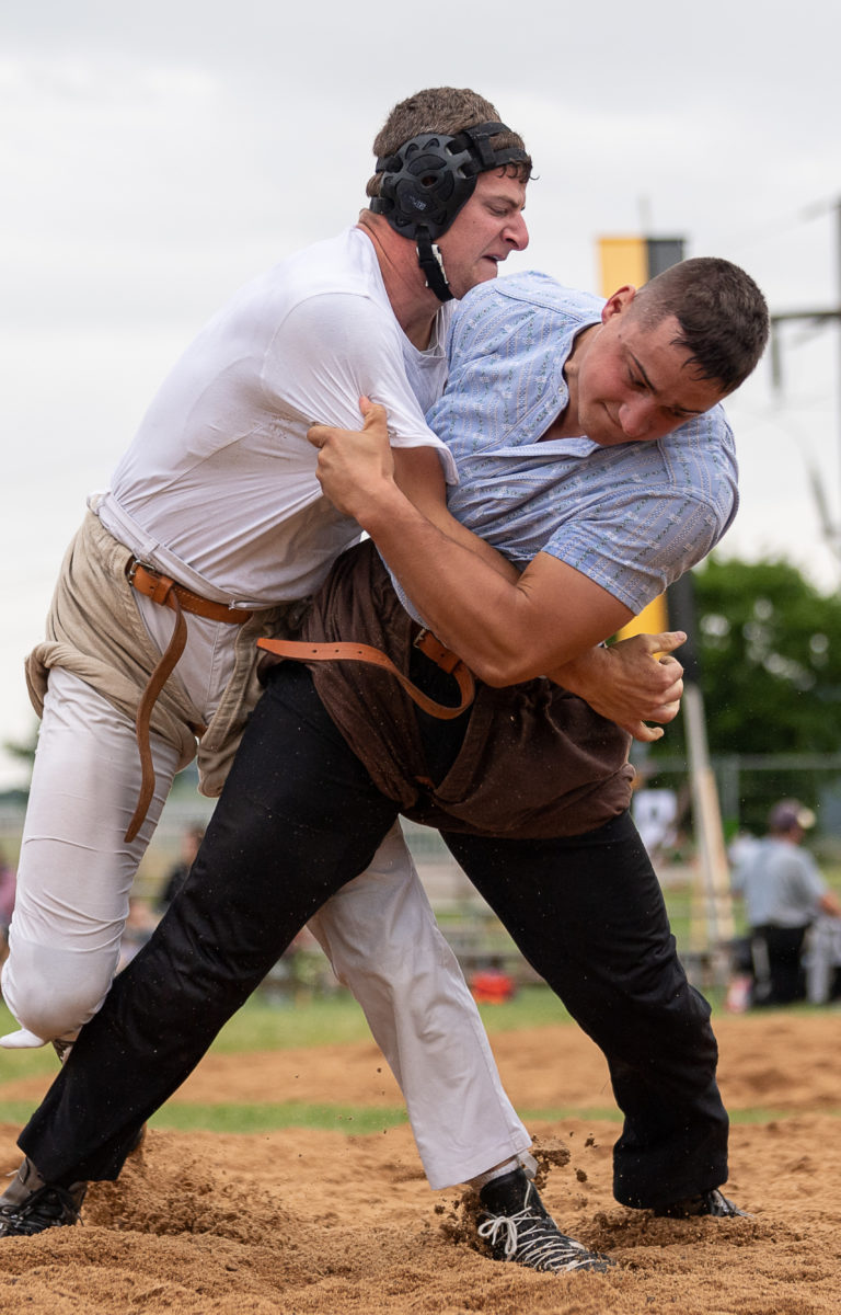 Thayngen, 20.6.21, Schwingen - Schaffhauser Kantonal
Schlegel Werner (Hemberg) gegen Dumelin David (L, Hüttlingen)